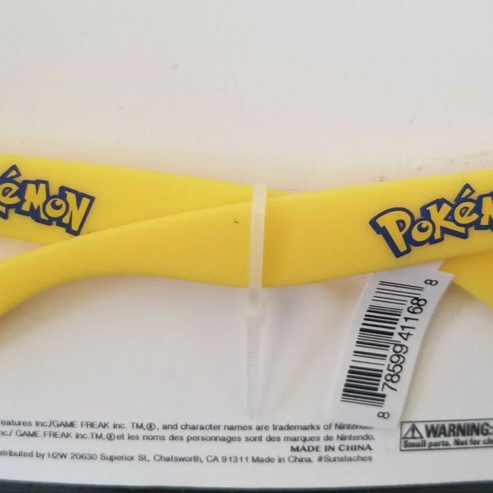 NWT POKEMON PIKACHU SUNSTACHE MASK & UV PROTECTION SHATTER RESISTANT SUNGLASSES